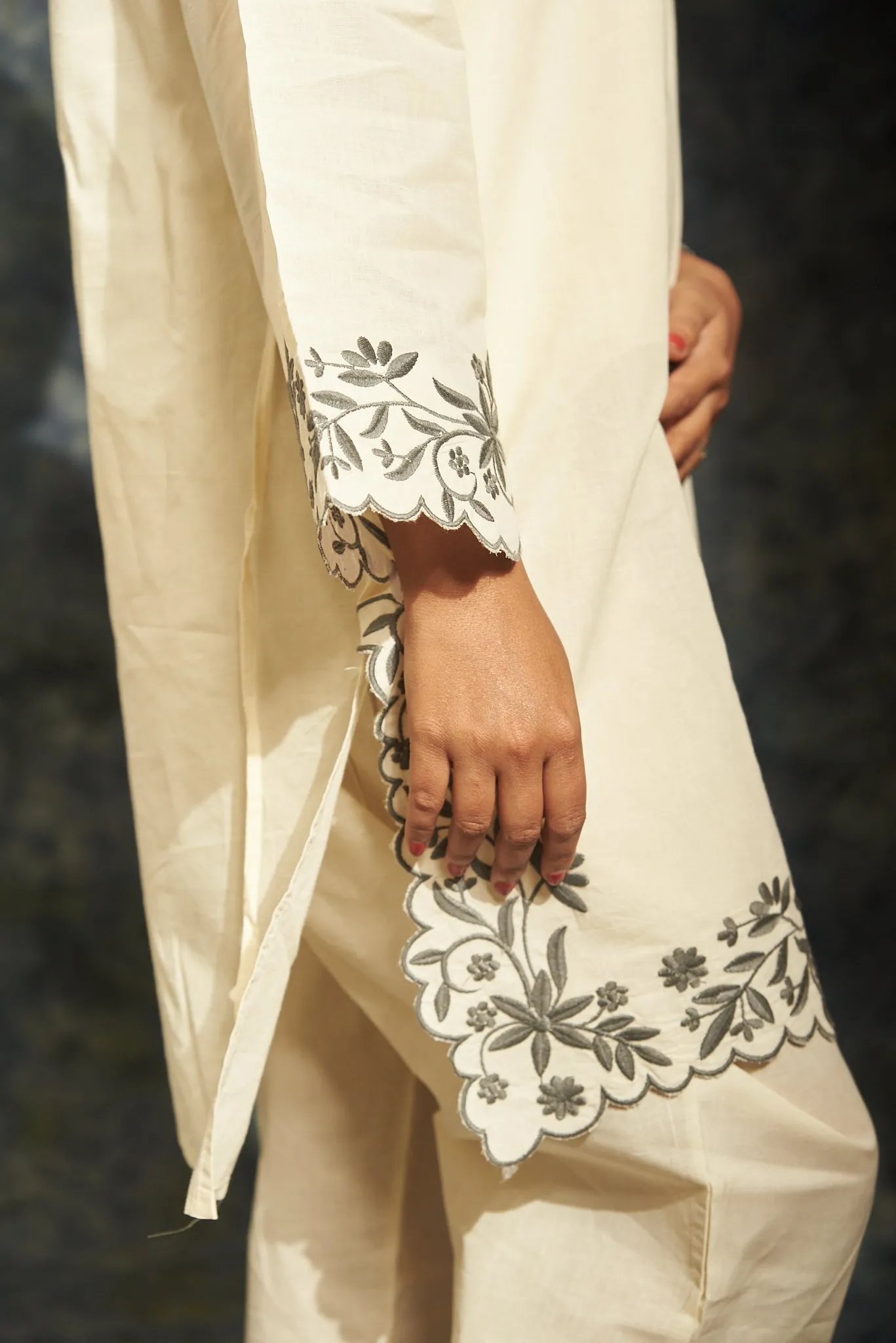 Elegant White Embroidered Kurta Set/Co-ord Set for Women