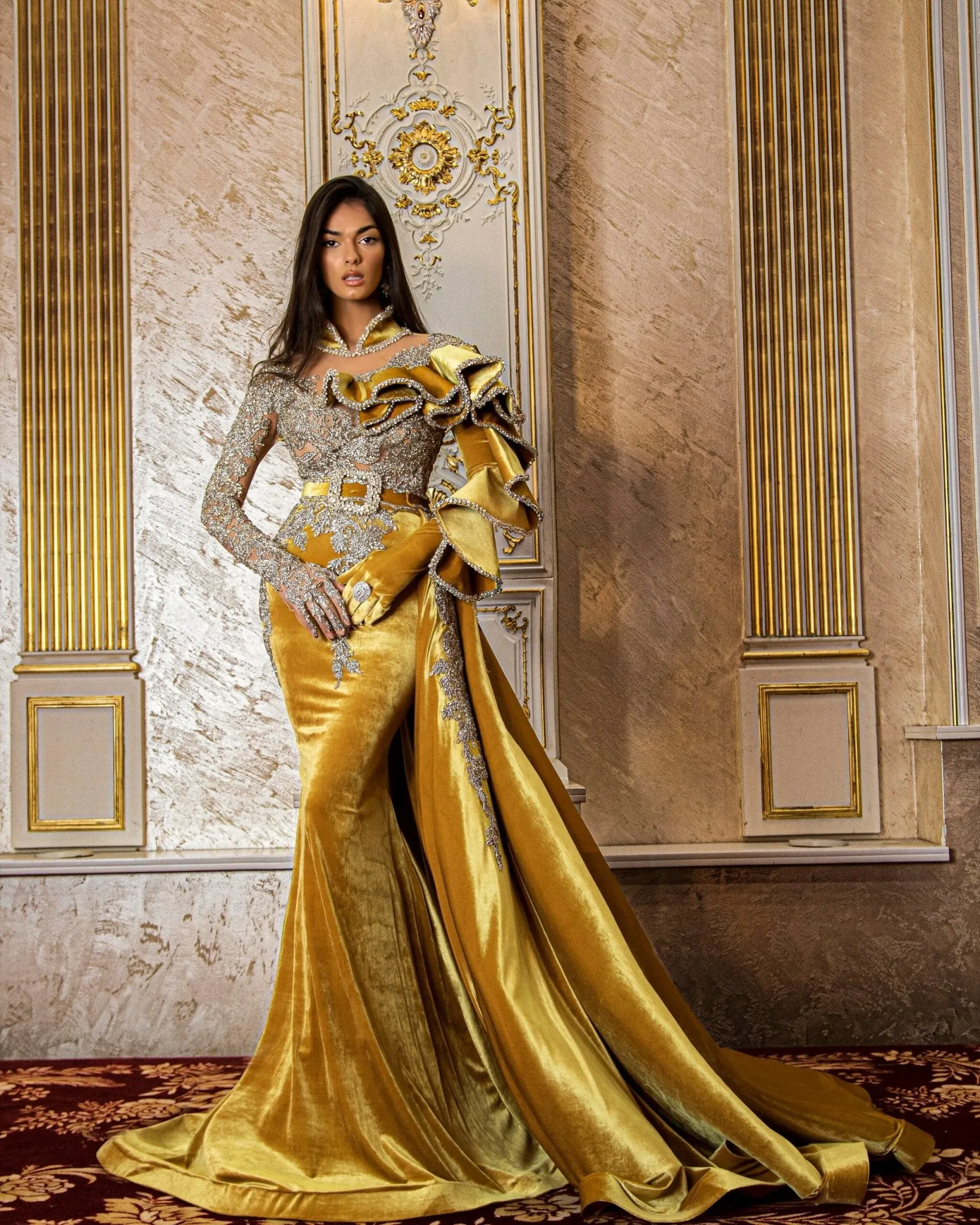 Labordia Long Dress with a Side Cape Fit for a Queen