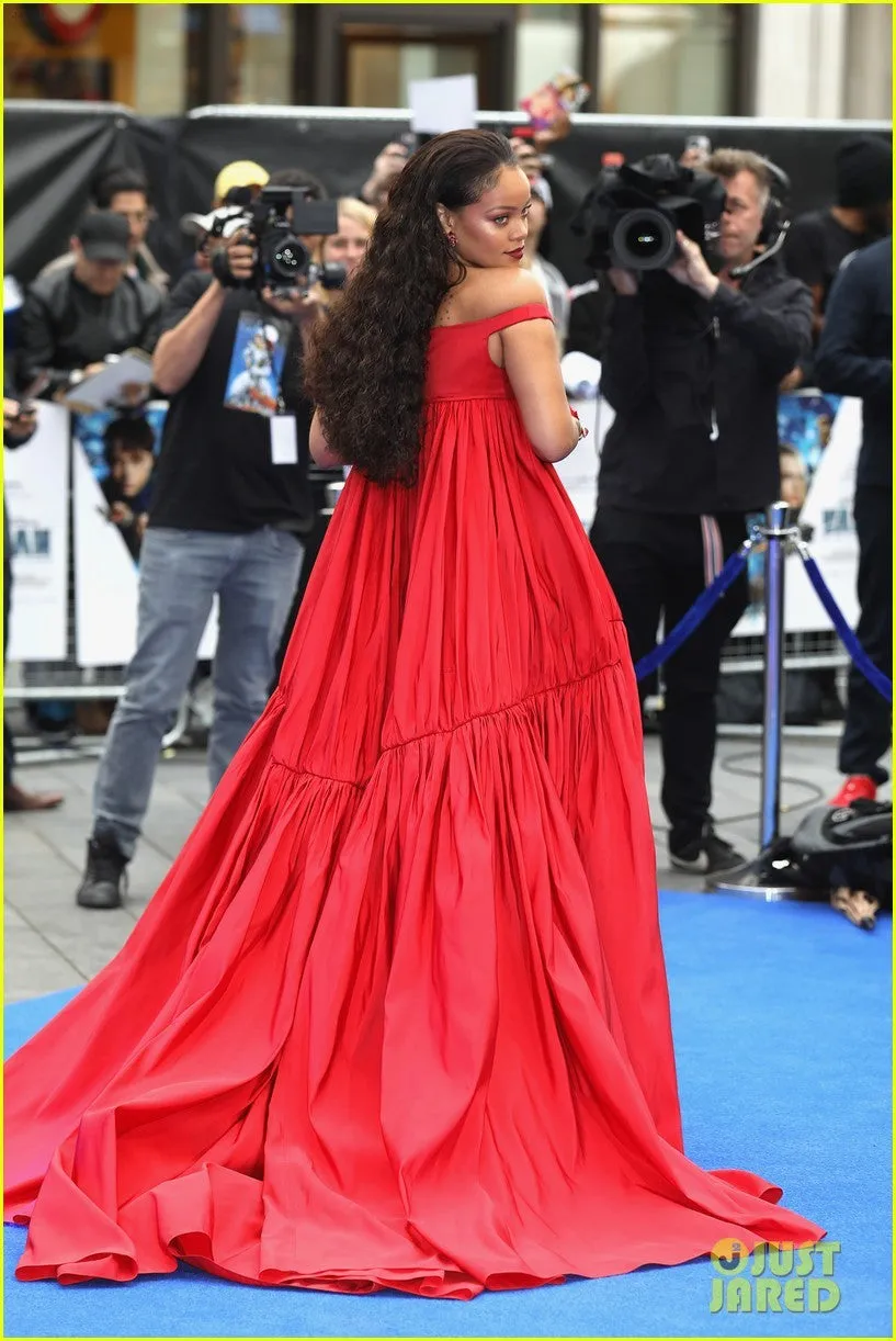 Red Rihanna Sexy V Neck Pleated Prom Celebrity Formal Dress Gown Valerian Premiere